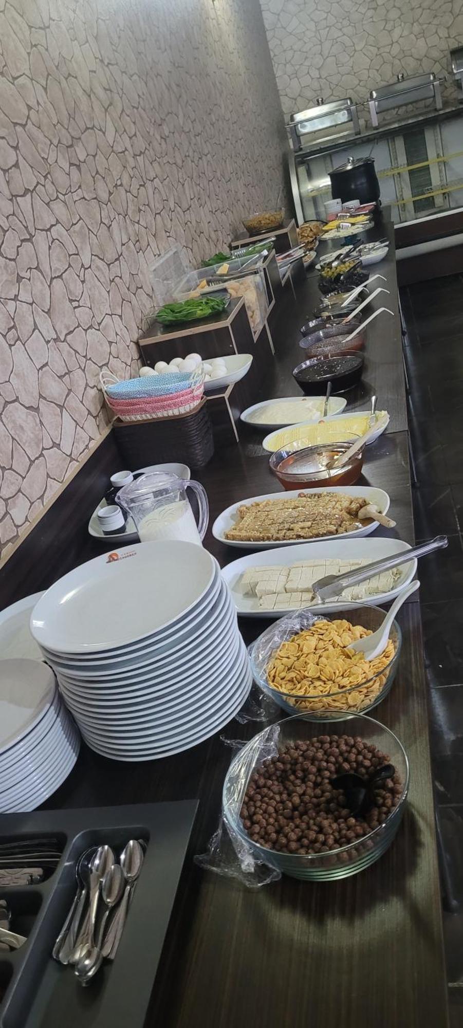 Guengoeren Hotel Kars Ngoại thất bức ảnh